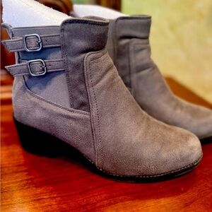 Bella Vitta Gray suede bootie